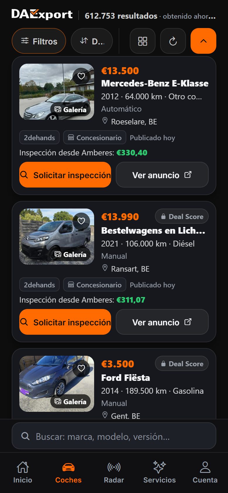 Pantalla Coches de la app DAExport: anuncios de coches de ocasión belgas con precio, año, kilómetros, concesionario y presupuesto de inspección desde Amberes
